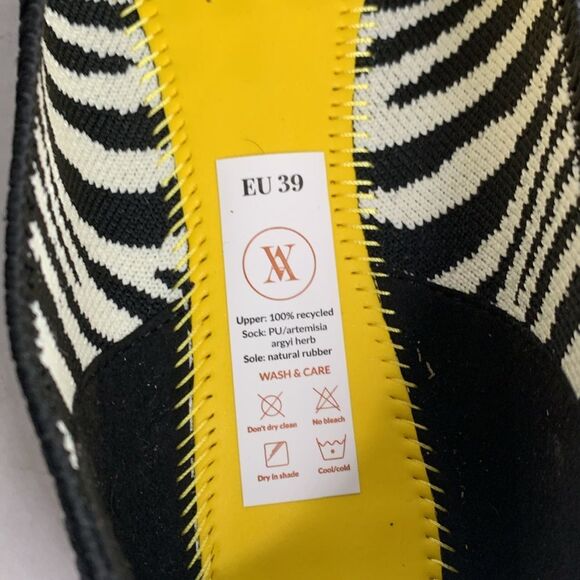 Vivaia Aria zebra print woven pointed toe ballet flats - Picture 10 of 13